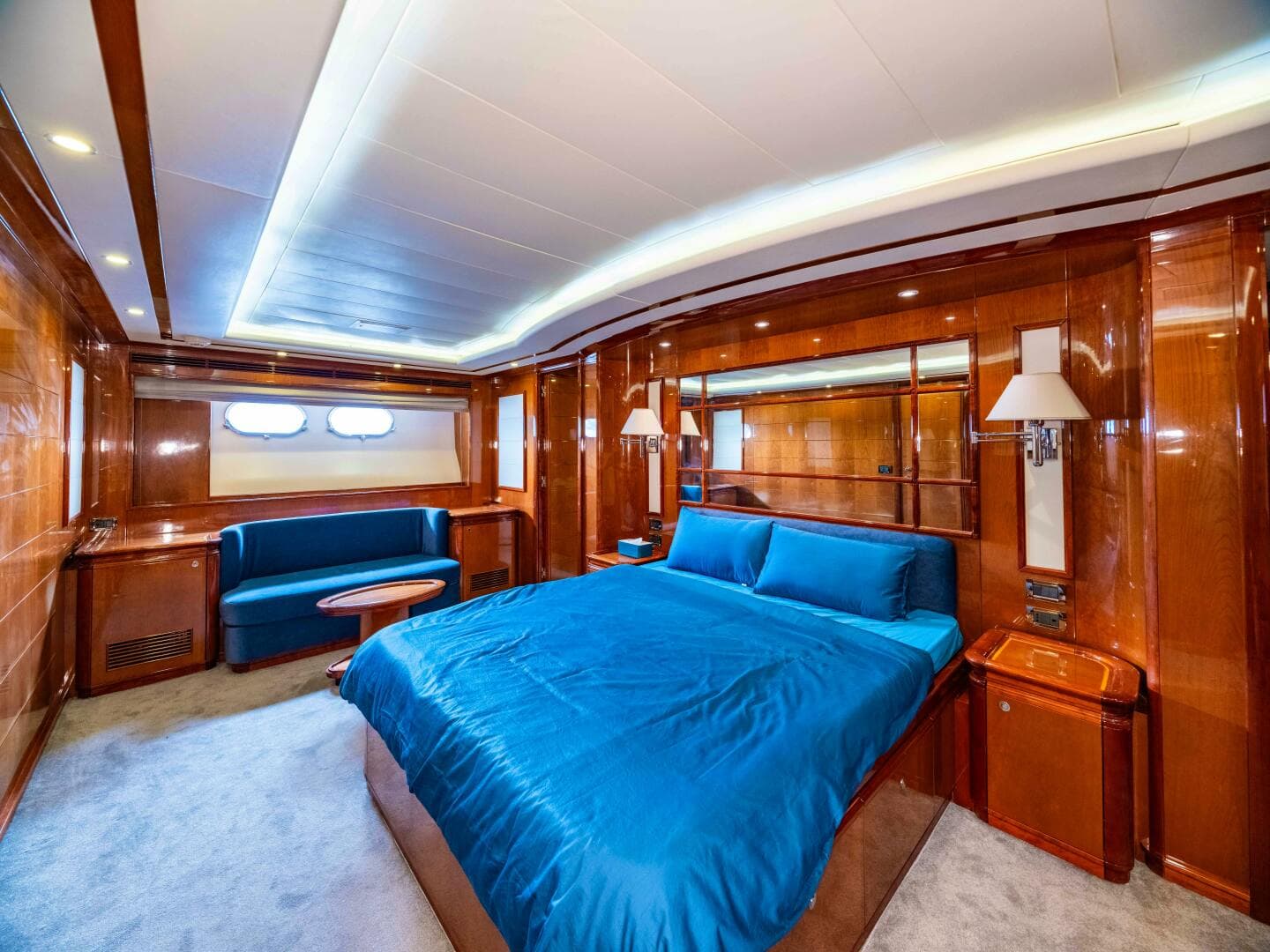 2005 Custom Line Custom Line 112