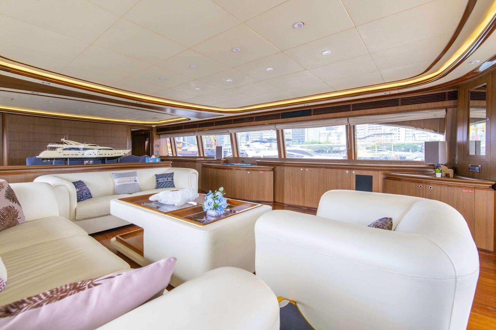 2005 Custom Line Custom Line 112