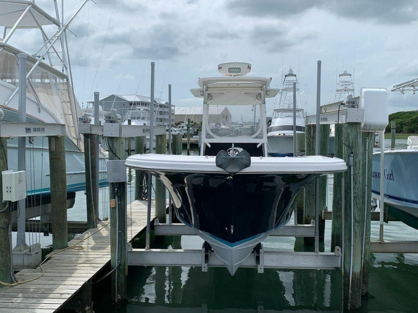 2005 Buddy Davis Center Console