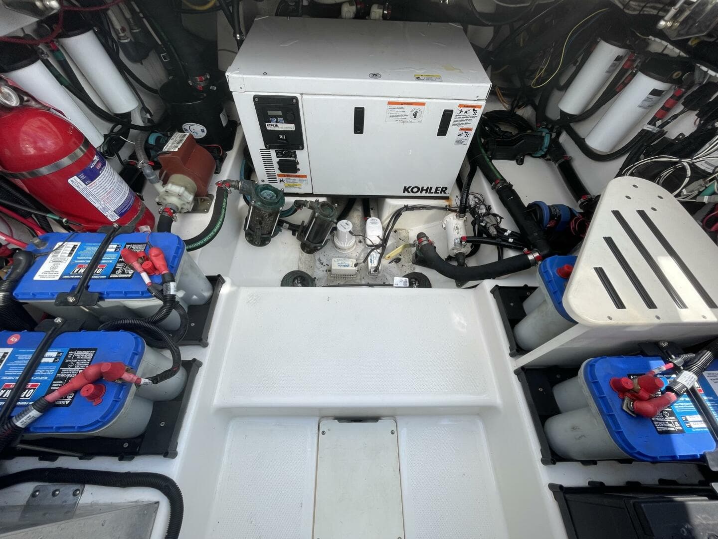 2017 Boston Whaler Outrage