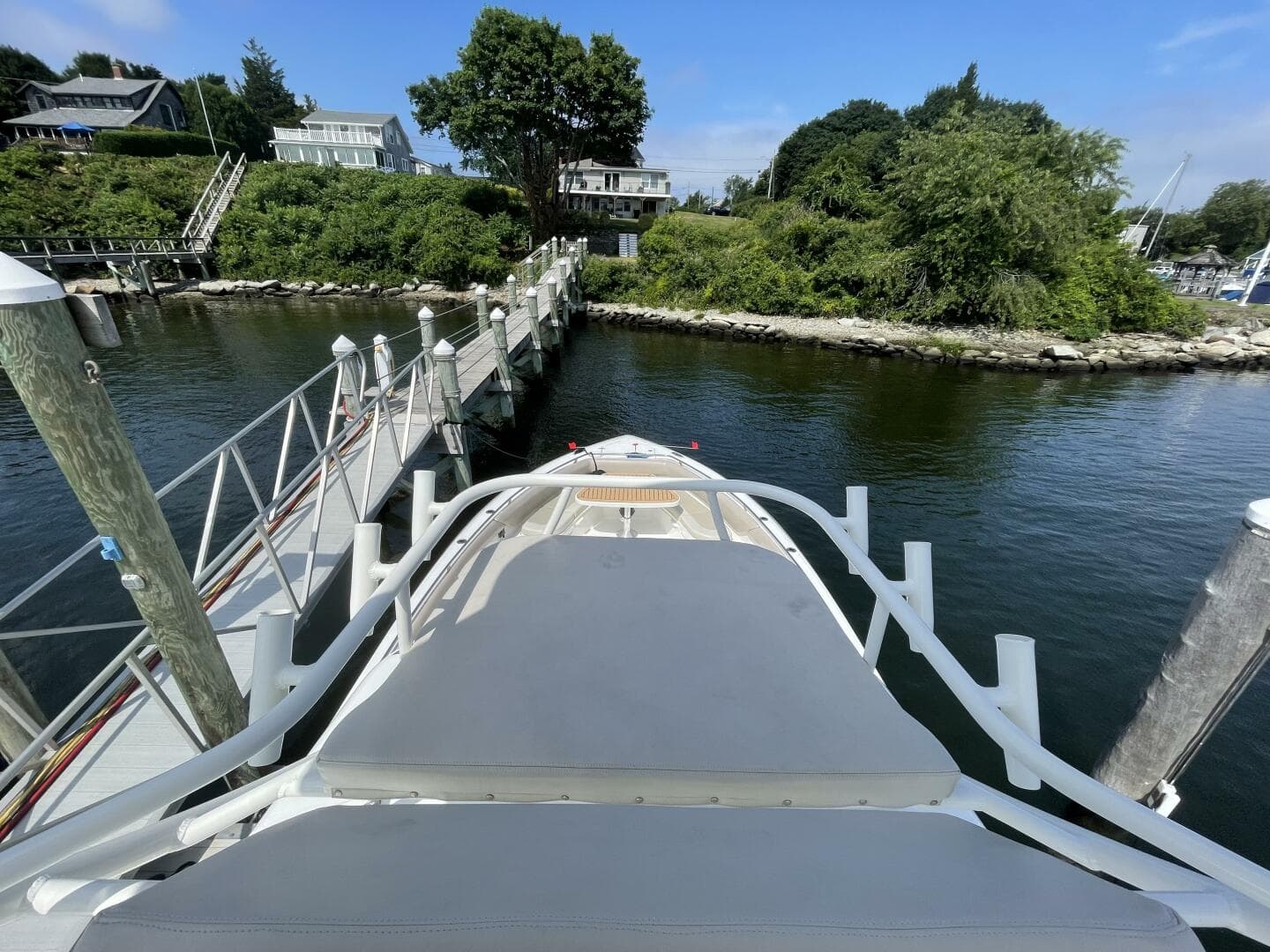 2017 Boston Whaler Outrage