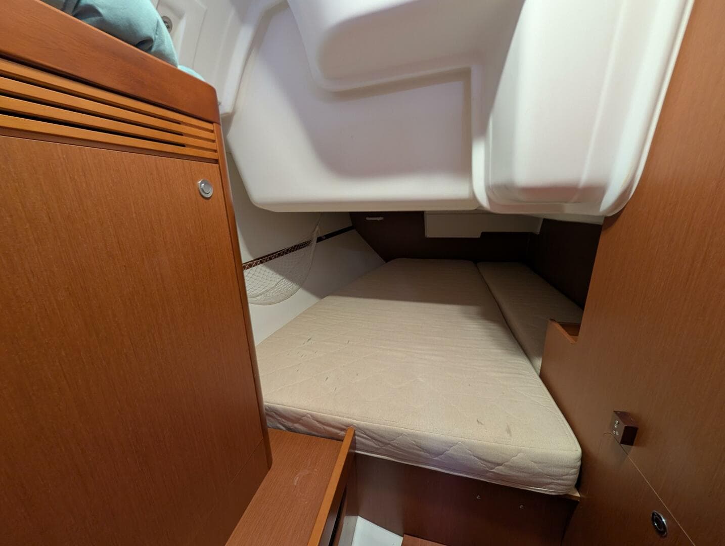 2015 Beneteau Oceanis 37 Platinum