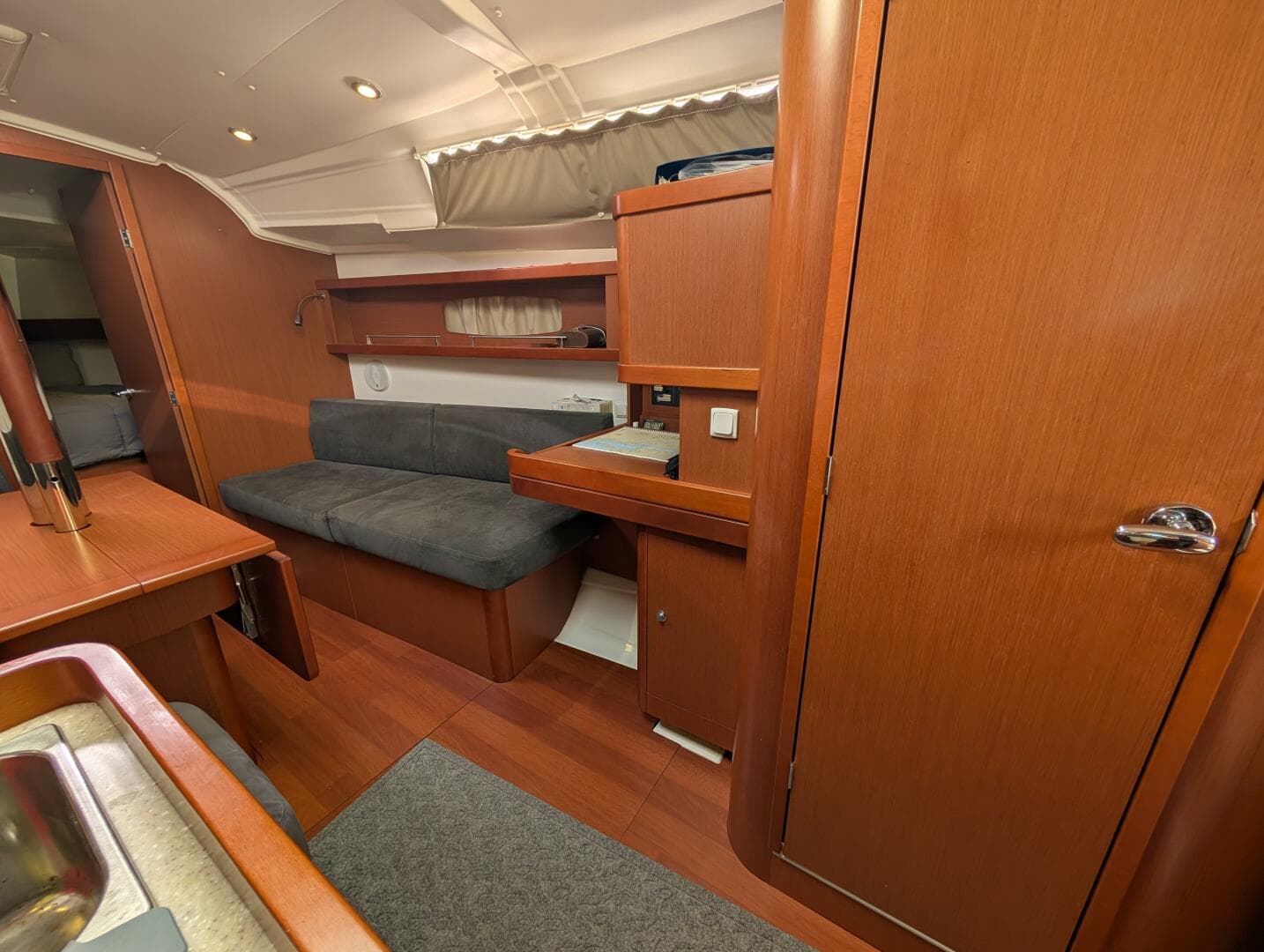 2015 Beneteau Oceanis 37 Platinum