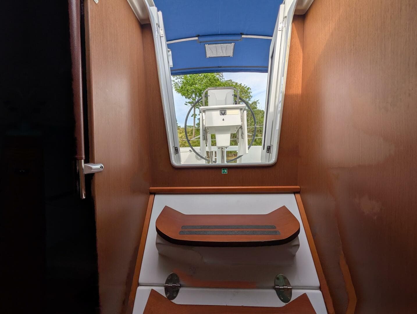 2015 Beneteau Oceanis 37 Platinum