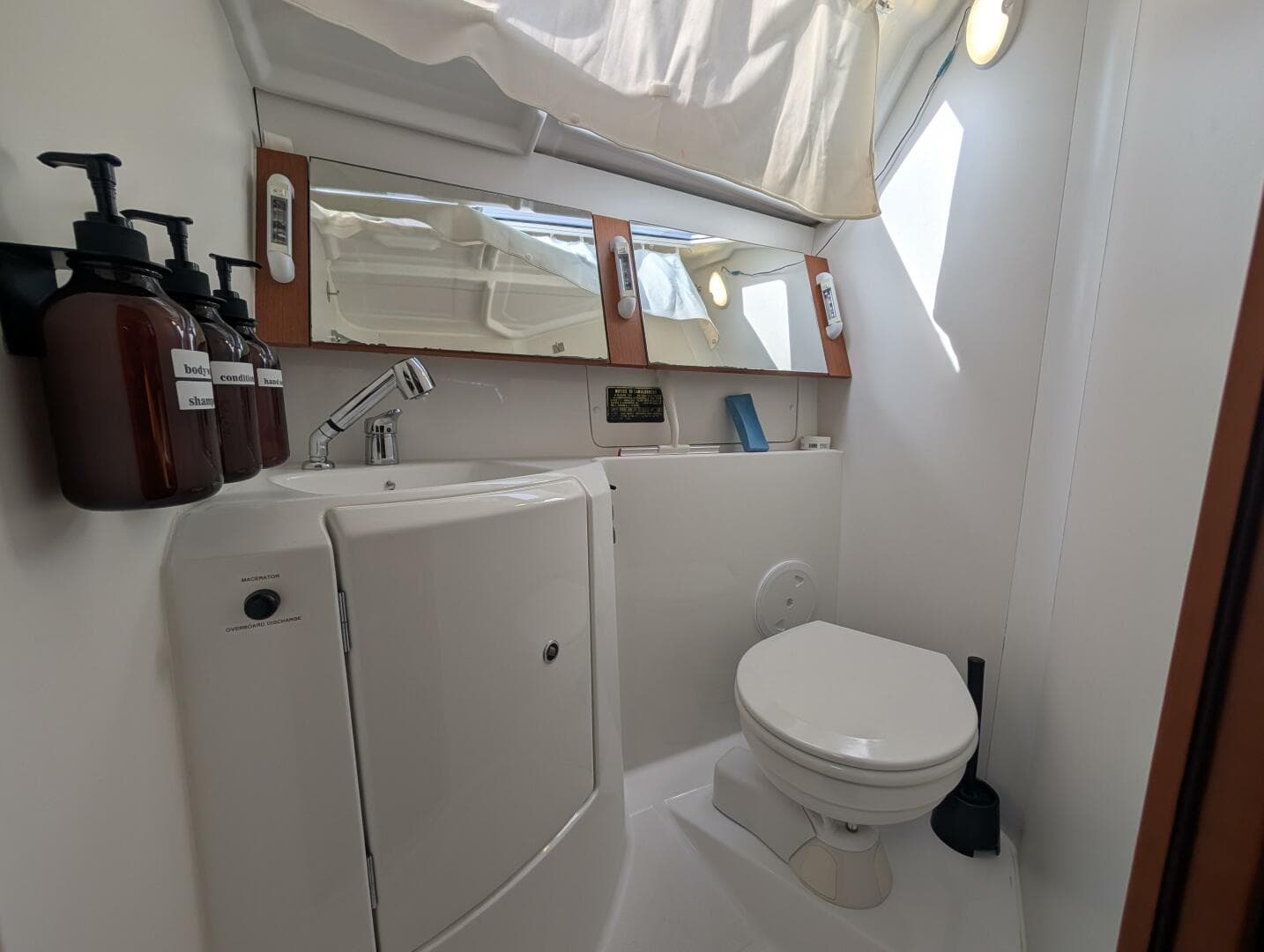 2015 Beneteau Oceanis 37 Platinum