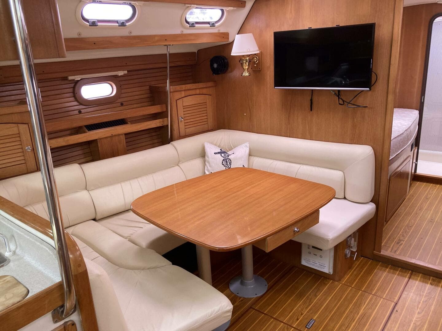 2008 Catalina 470