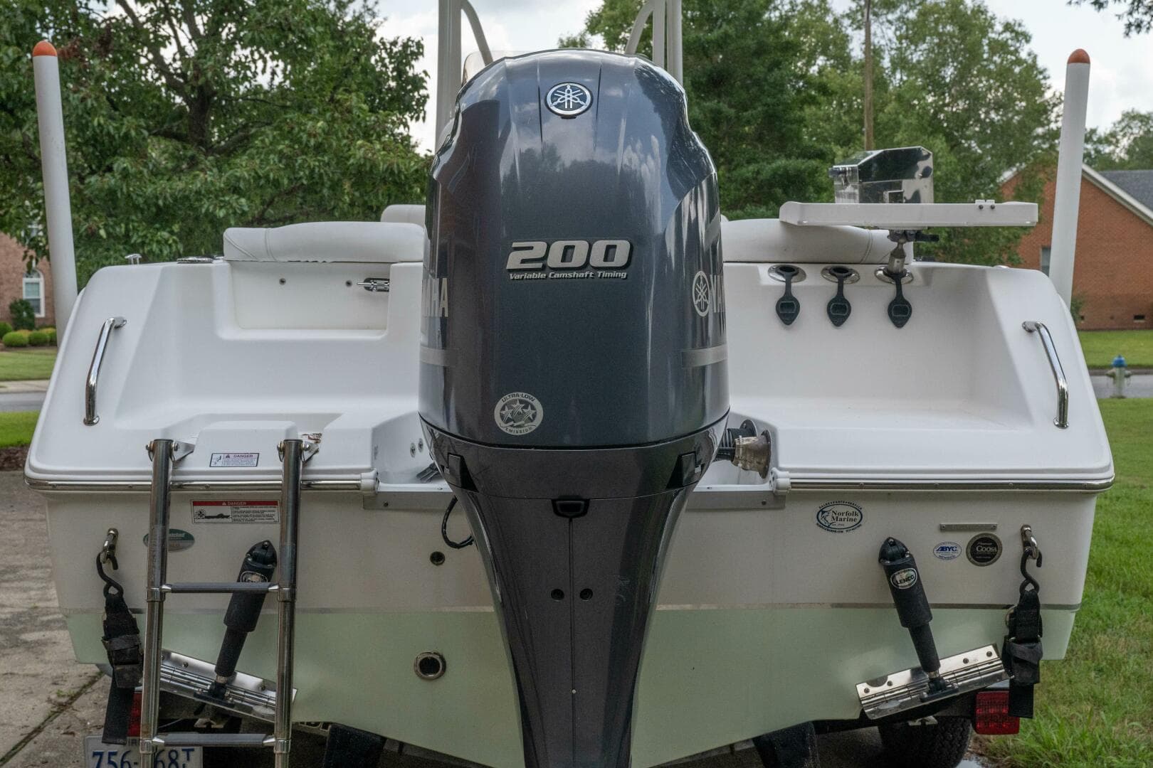 2017 Sea Hunt 225 Ultra