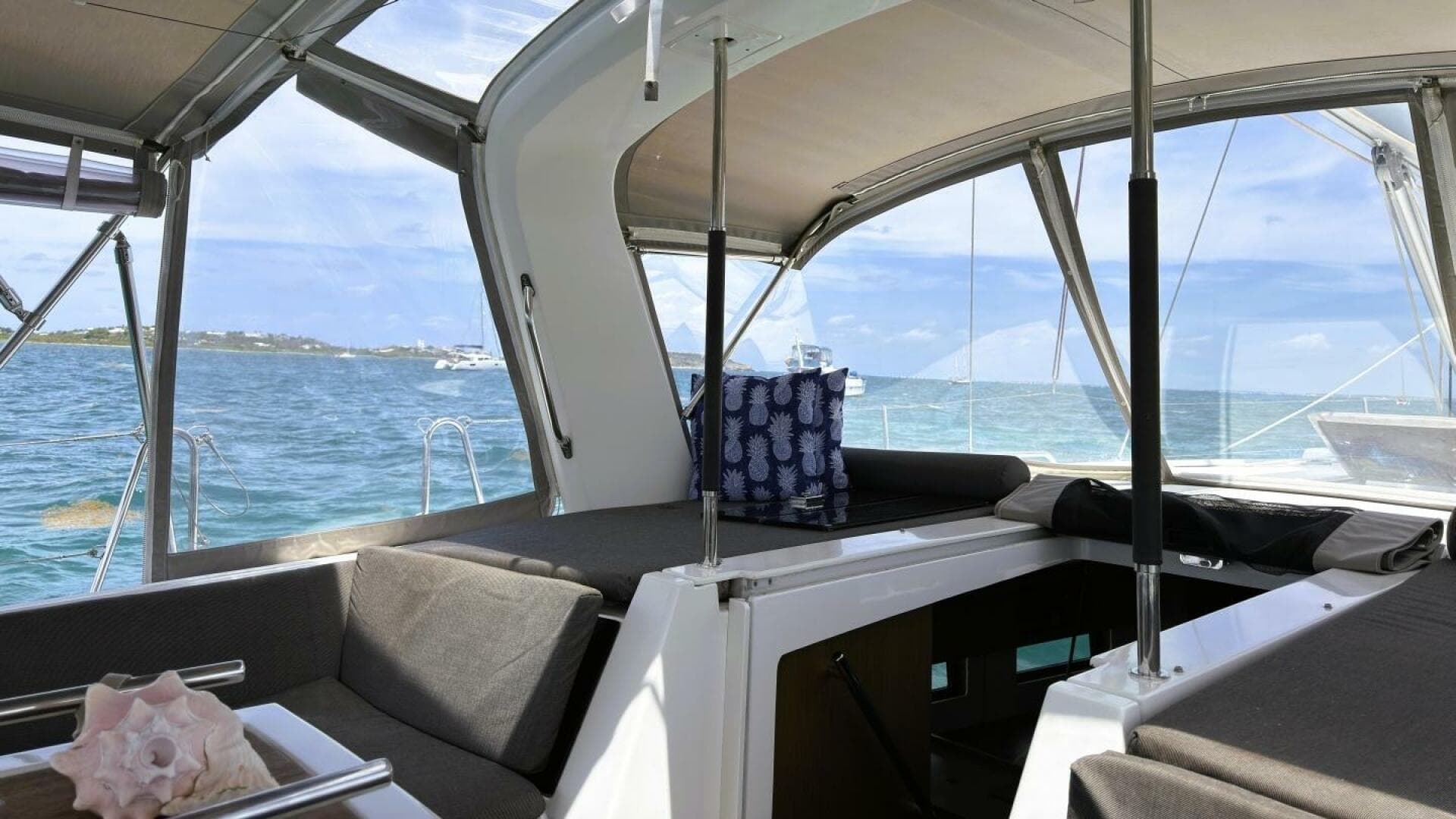 10 Cockpit Beneteau 461 2020