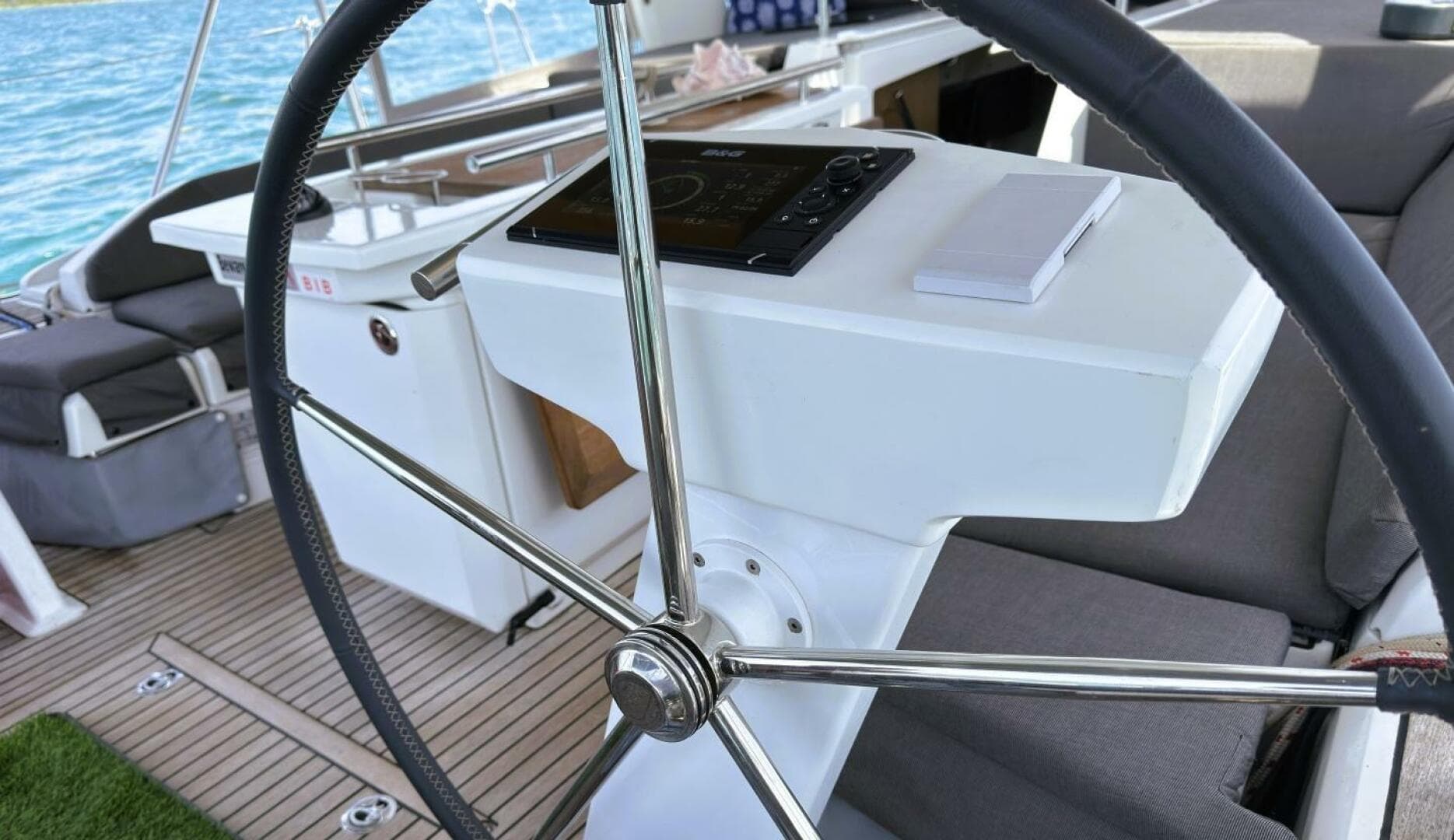 12 Cockpit Beneteau 461 2020