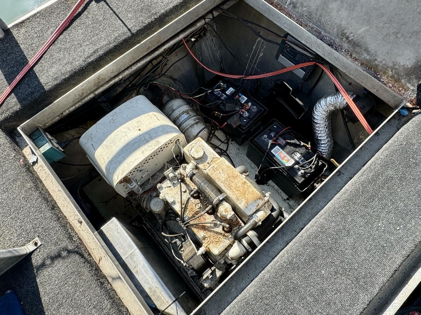 1977 Sumerset 14 x 58 Aluminum Hull Houseboat with Catwalks