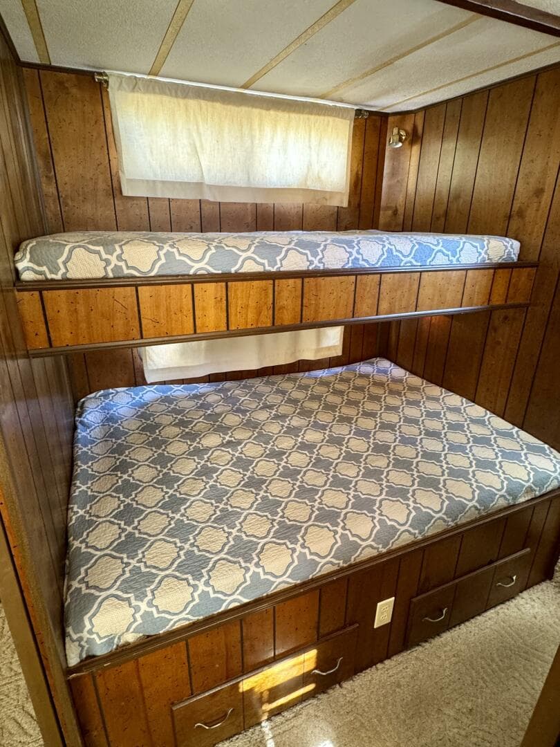 1977 Sumerset 14 x 58 Aluminum Hull Houseboat with Catwalks