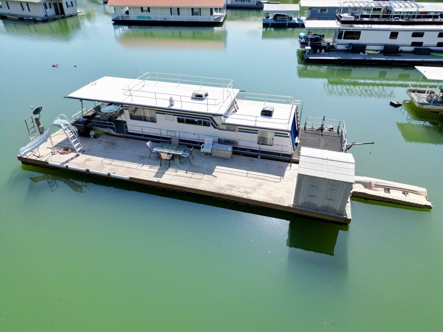 1977 Sumerset 14 x 58 Aluminum Hull Houseboat with Catwalks