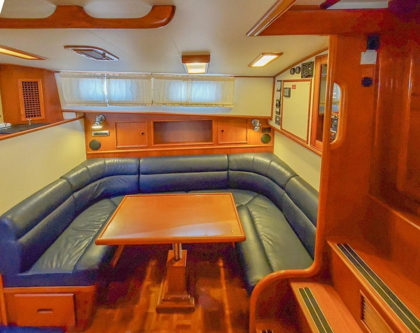 1998 Grand Banks 38 Eastbay EX