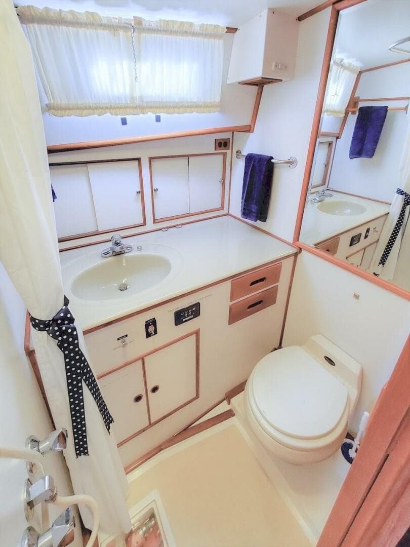 1998 Grand Banks 38 Eastbay EX