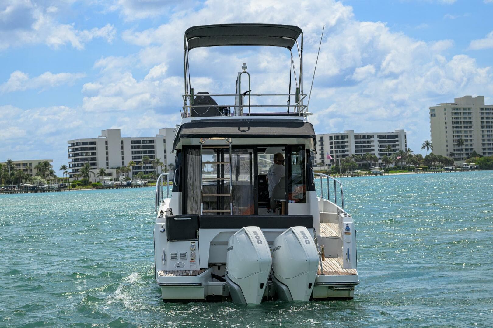 2022 Jeanneau NC Weekender 1095 Fly