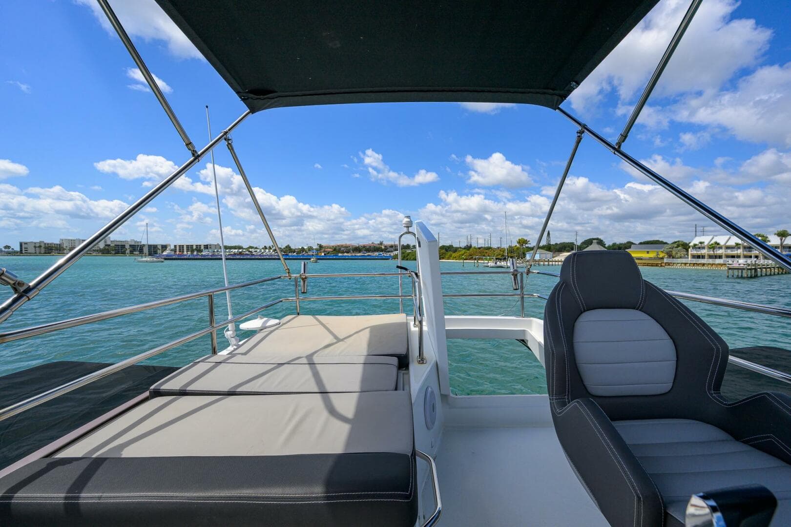 2022 Jeanneau NC Weekender 1095 Fly