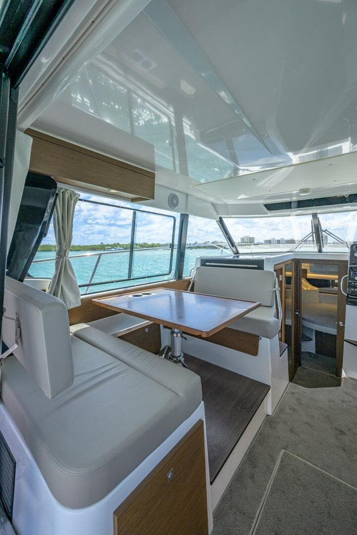 2022 Jeanneau NC Weekender 1095 Fly