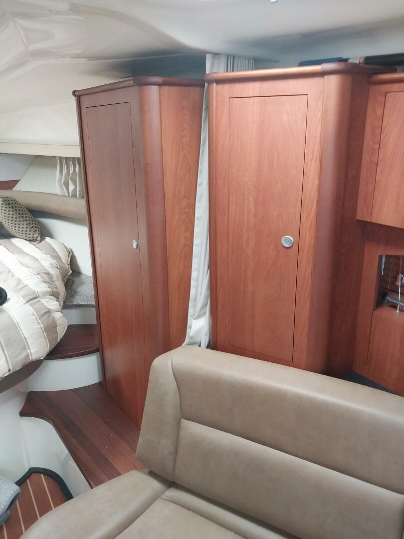 2011 Monterey 340 Sport Yacht