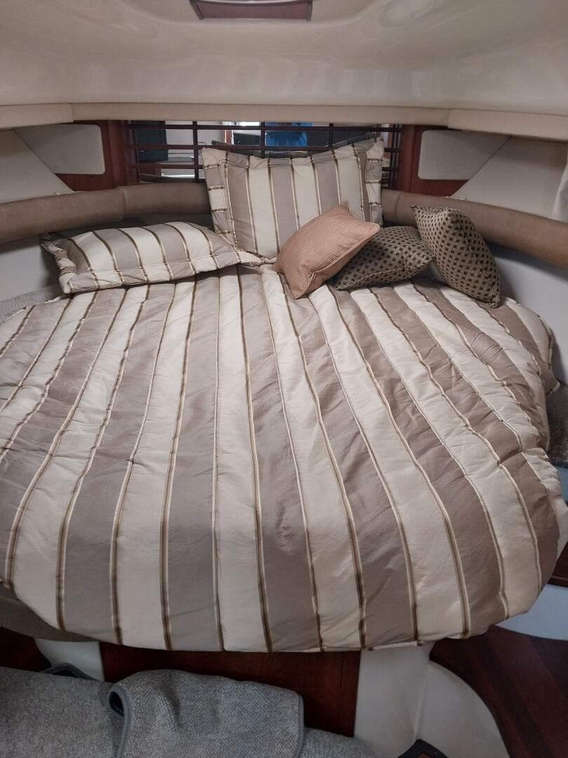 2011 Monterey 340 Sport Yacht