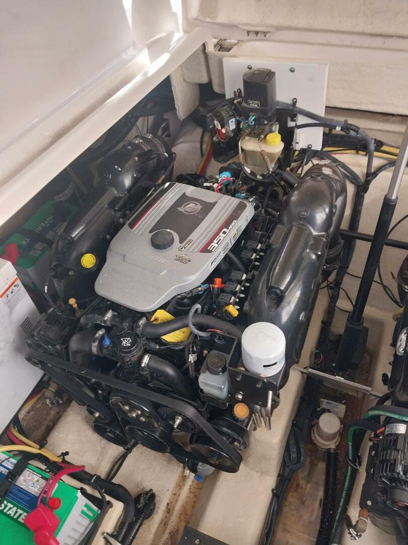 2011 Monterey 340 Sport Yacht