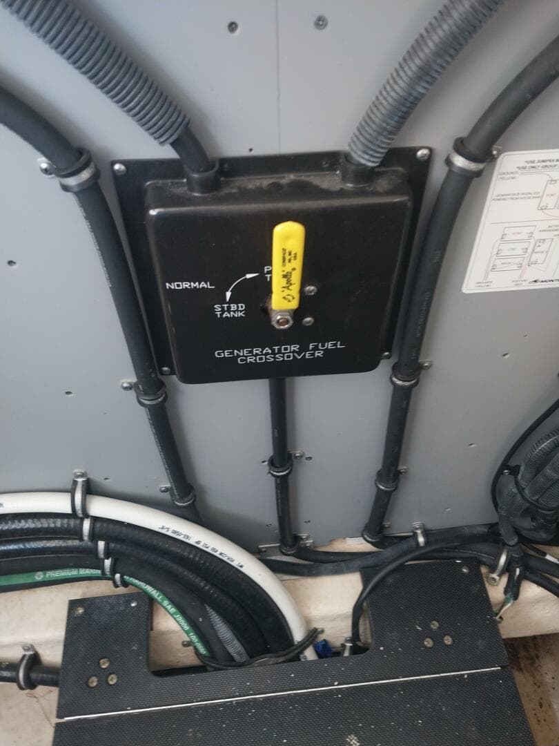 2011 Monterey 340 Sport Yacht