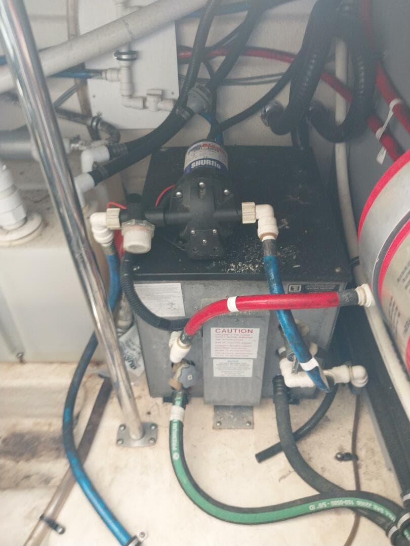 2011 Monterey 340 Sport Yacht