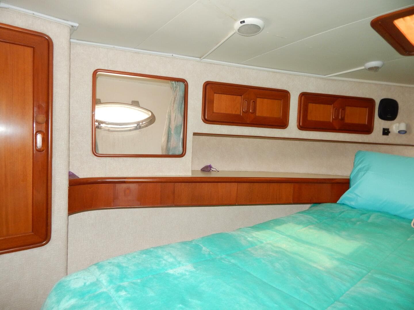 1996 Egg Harbor by Cayman