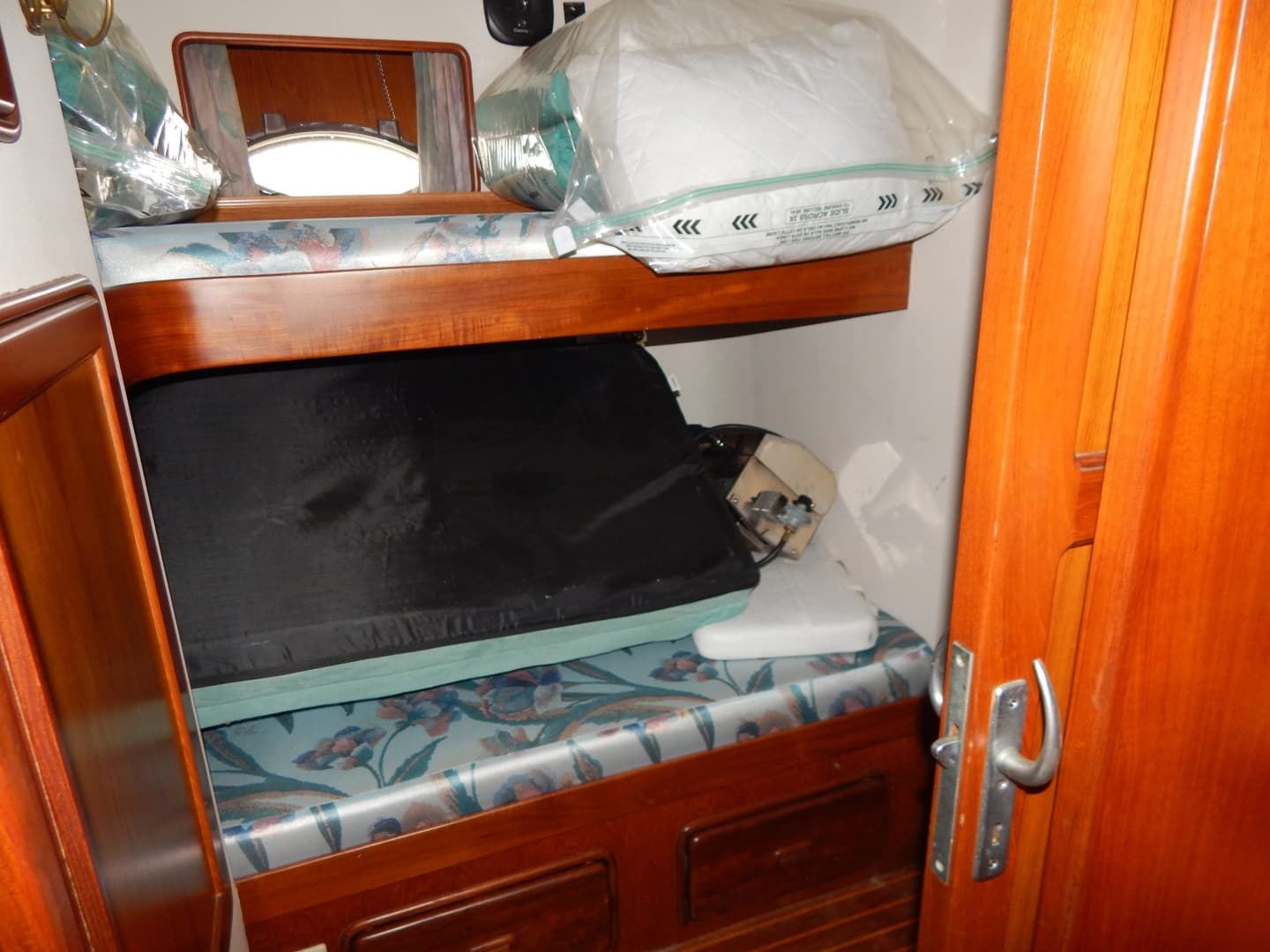 1996 Egg Harbor by Cayman