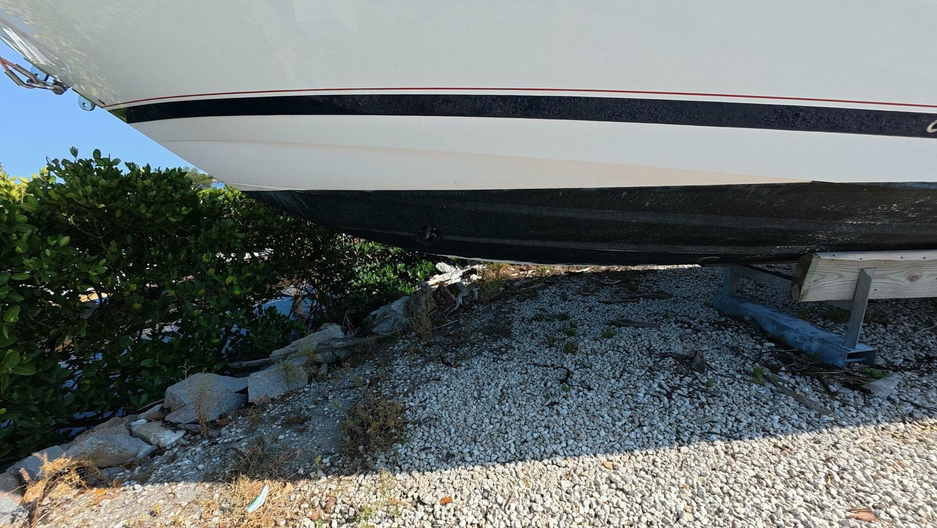 2012 Intrepid 327 CC