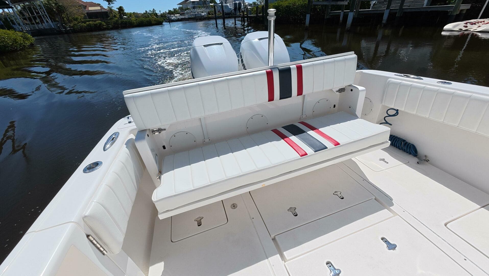 2012 Intrepid 327 CC