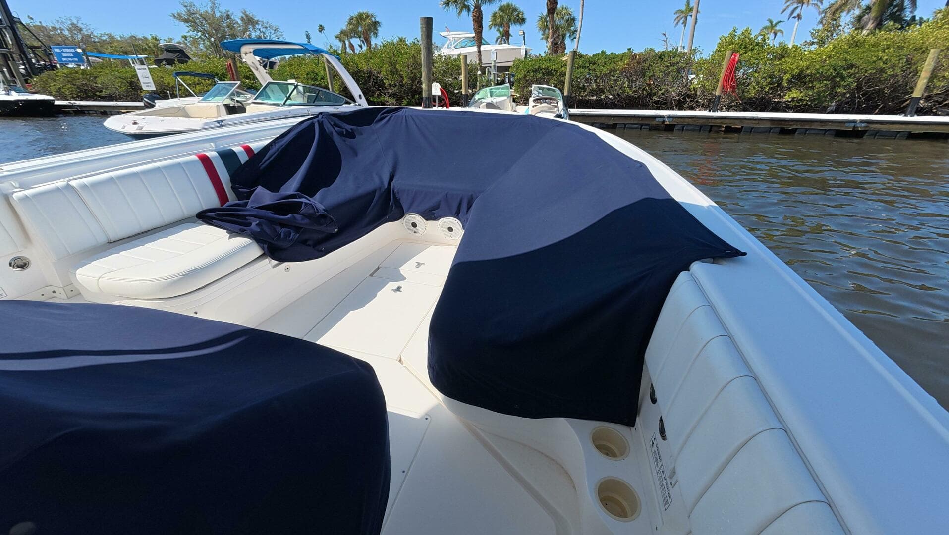 2012 Intrepid 327 CC