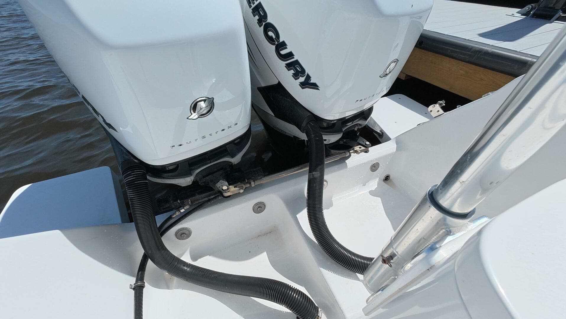 2012 Intrepid 327 CC