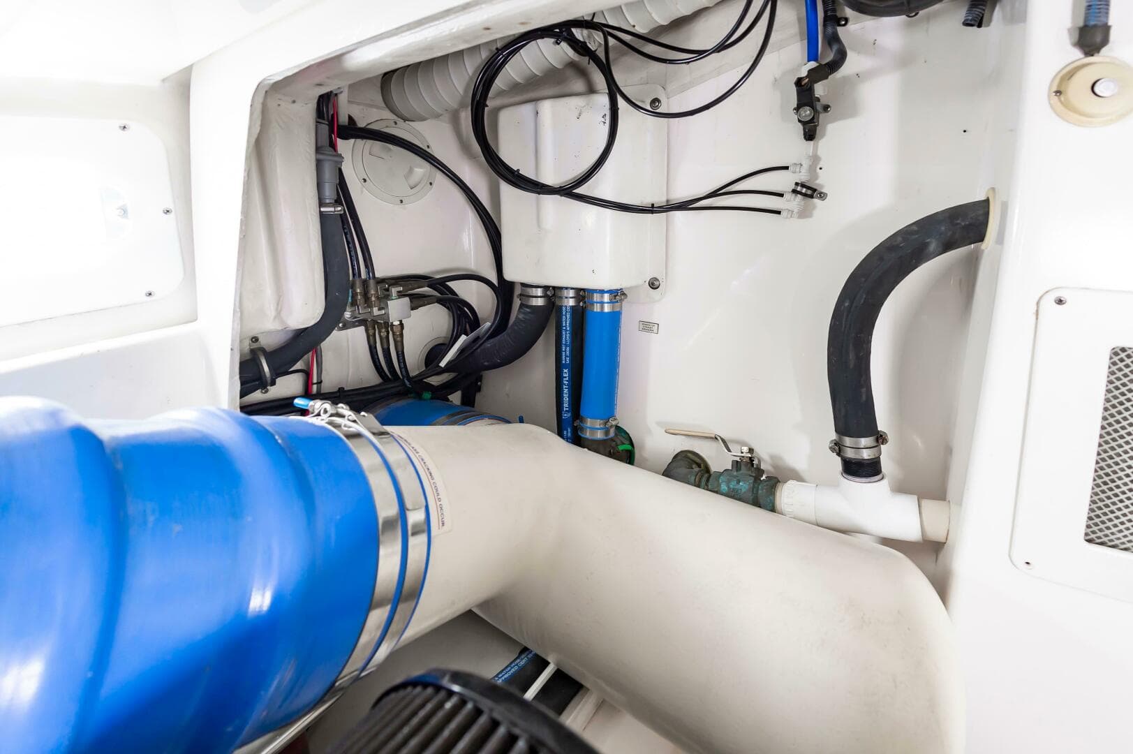 2008 Cabo 40 Express