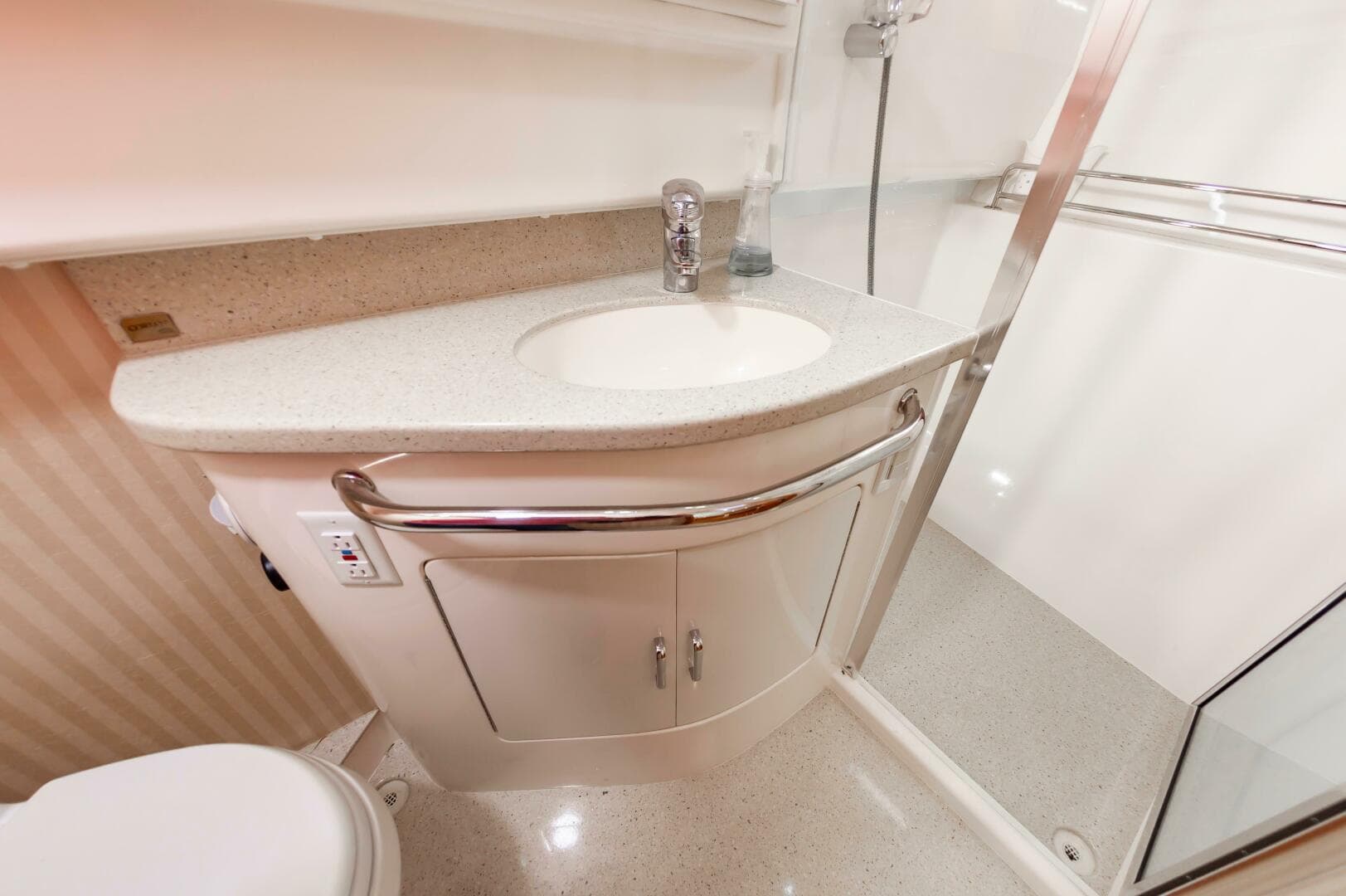 2008 Cabo 40 Express