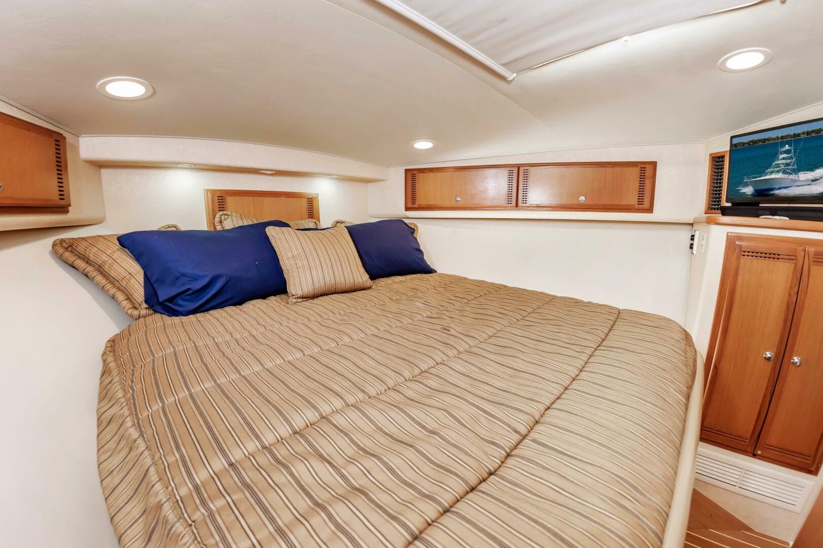 2008 Cabo 40 Express