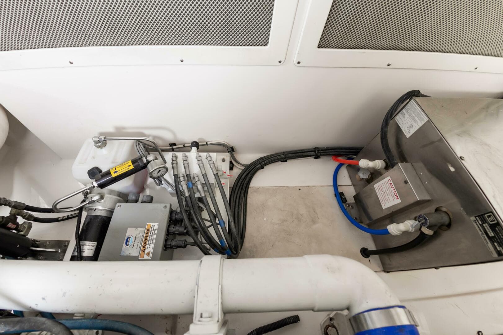 2008 Cabo 40 Express