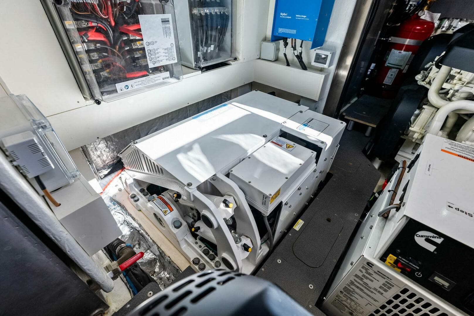 2023 Absolute 52 Fly