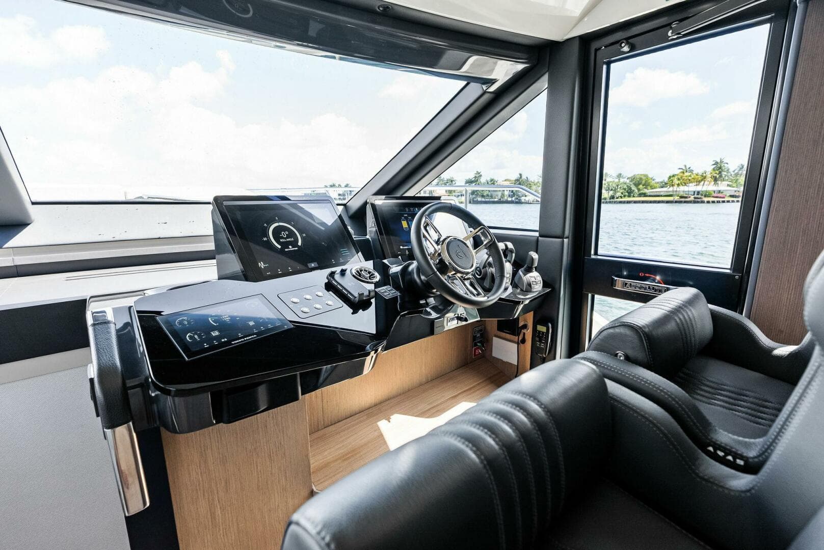 2023 Absolute 52 Fly