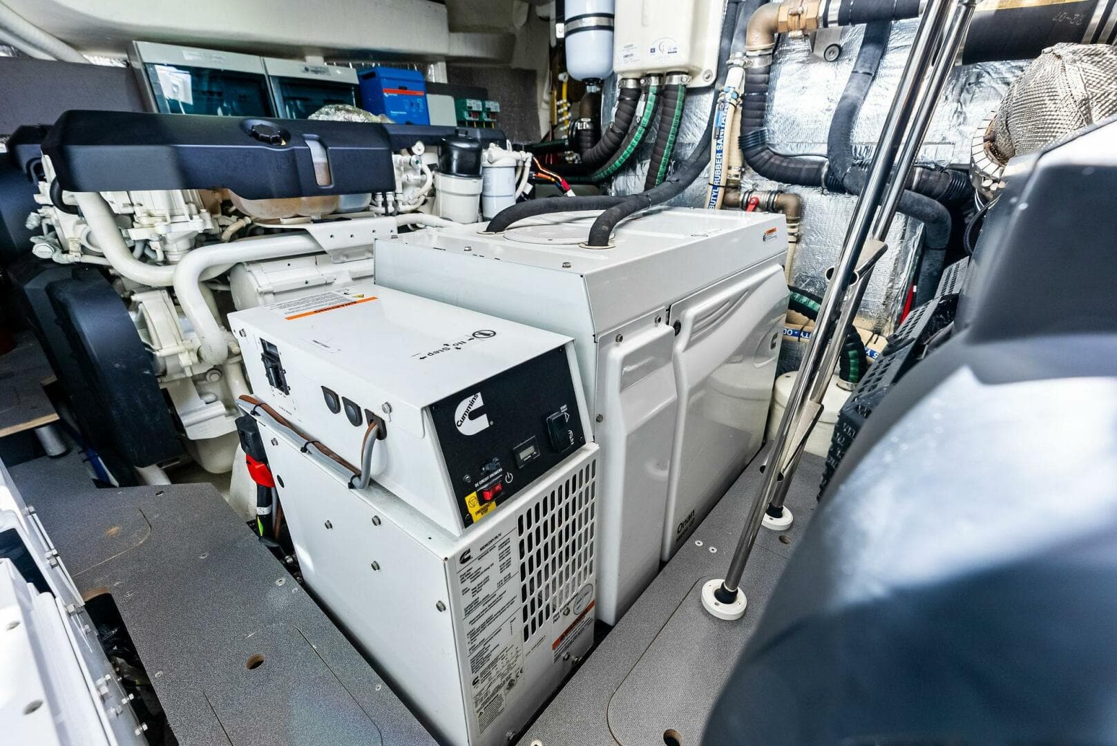 2023 Absolute 52 Fly