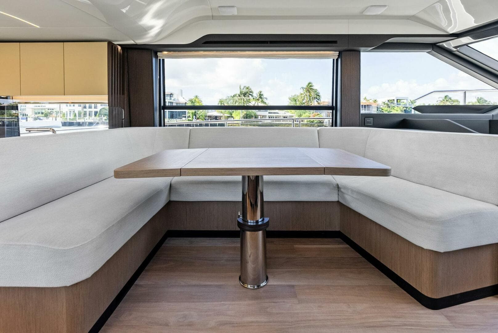 2023 Absolute 52 Fly