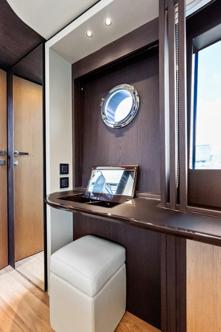 2023 Absolute 52 Fly