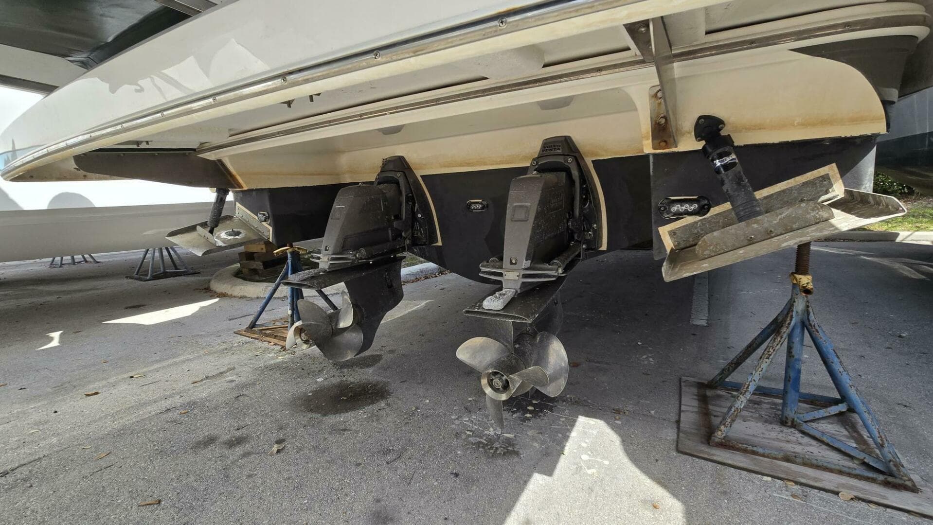 2017 Regal 32 Express