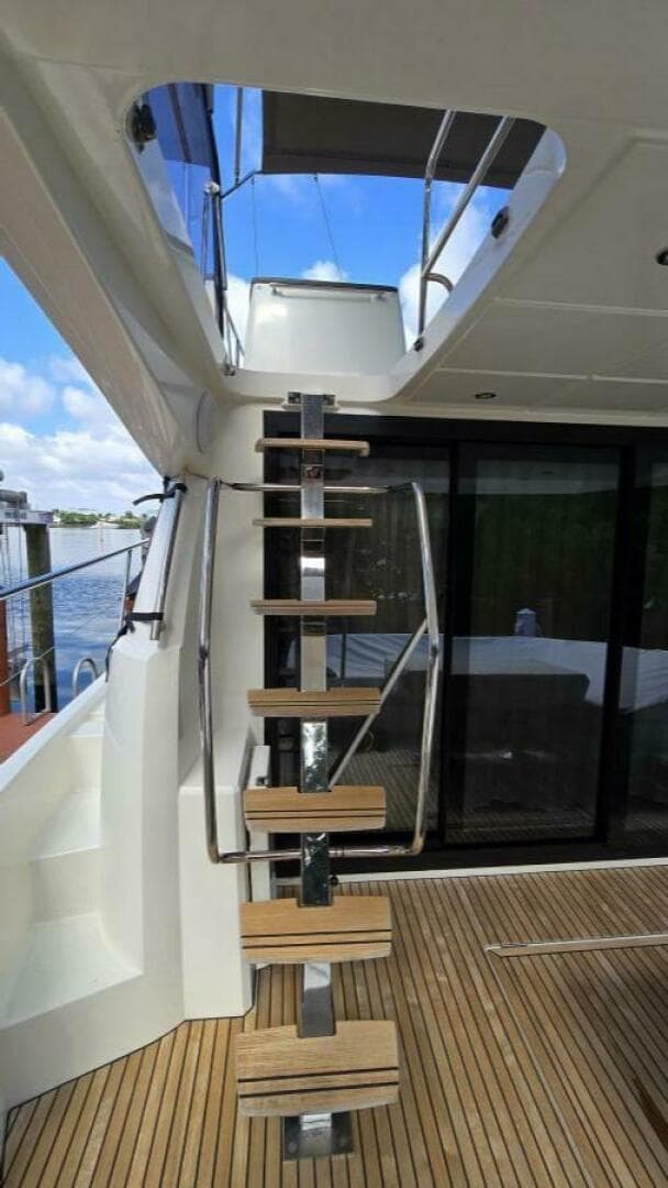 2018 Prestige 460