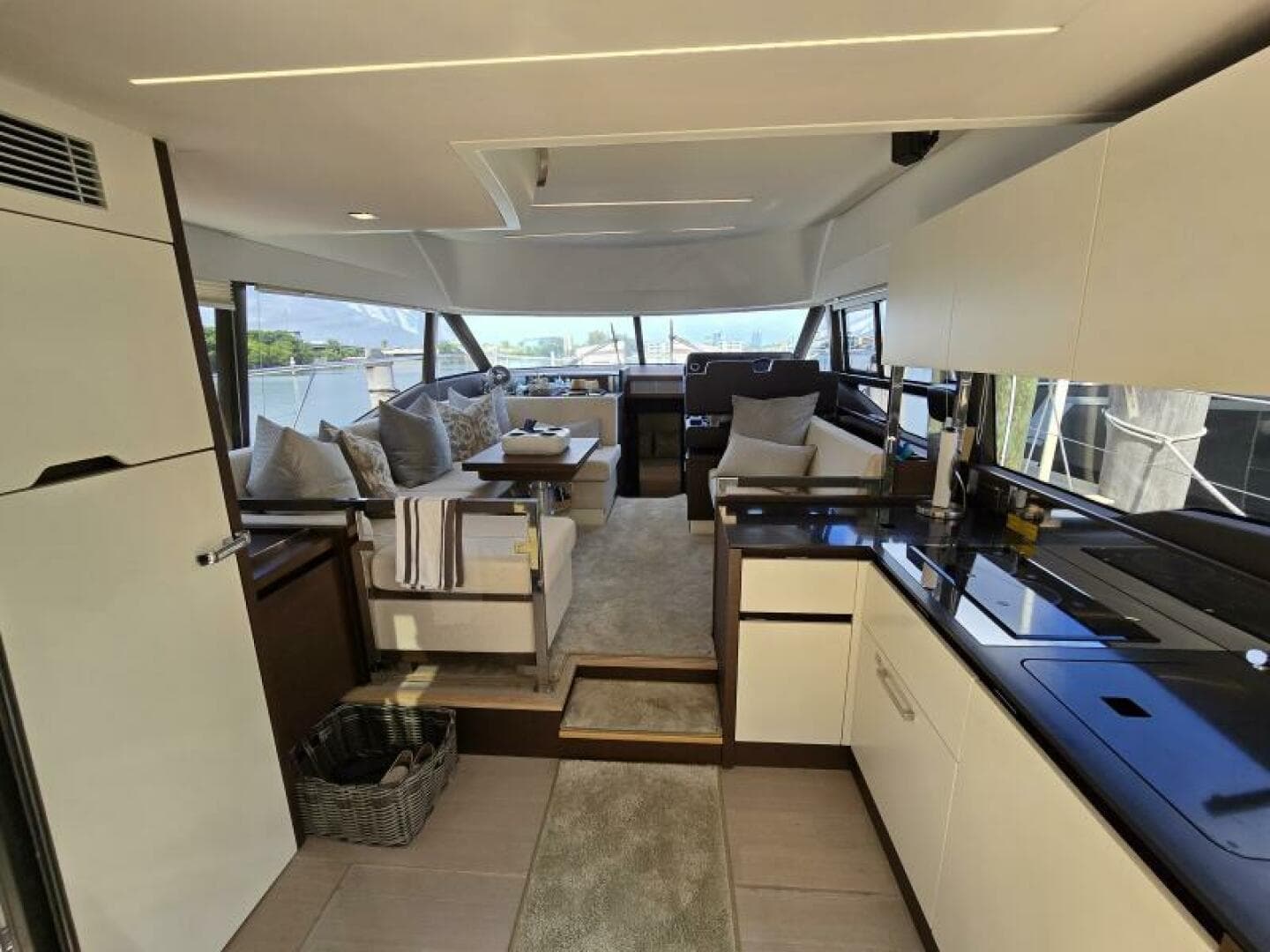 2018 Prestige 460