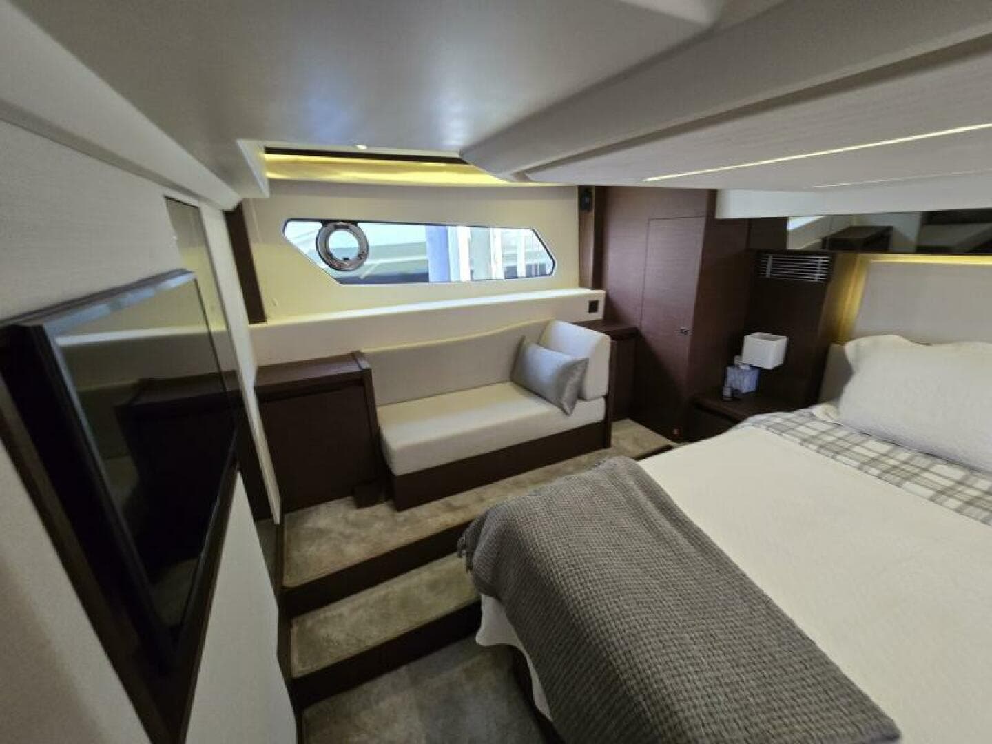2018 Prestige 460