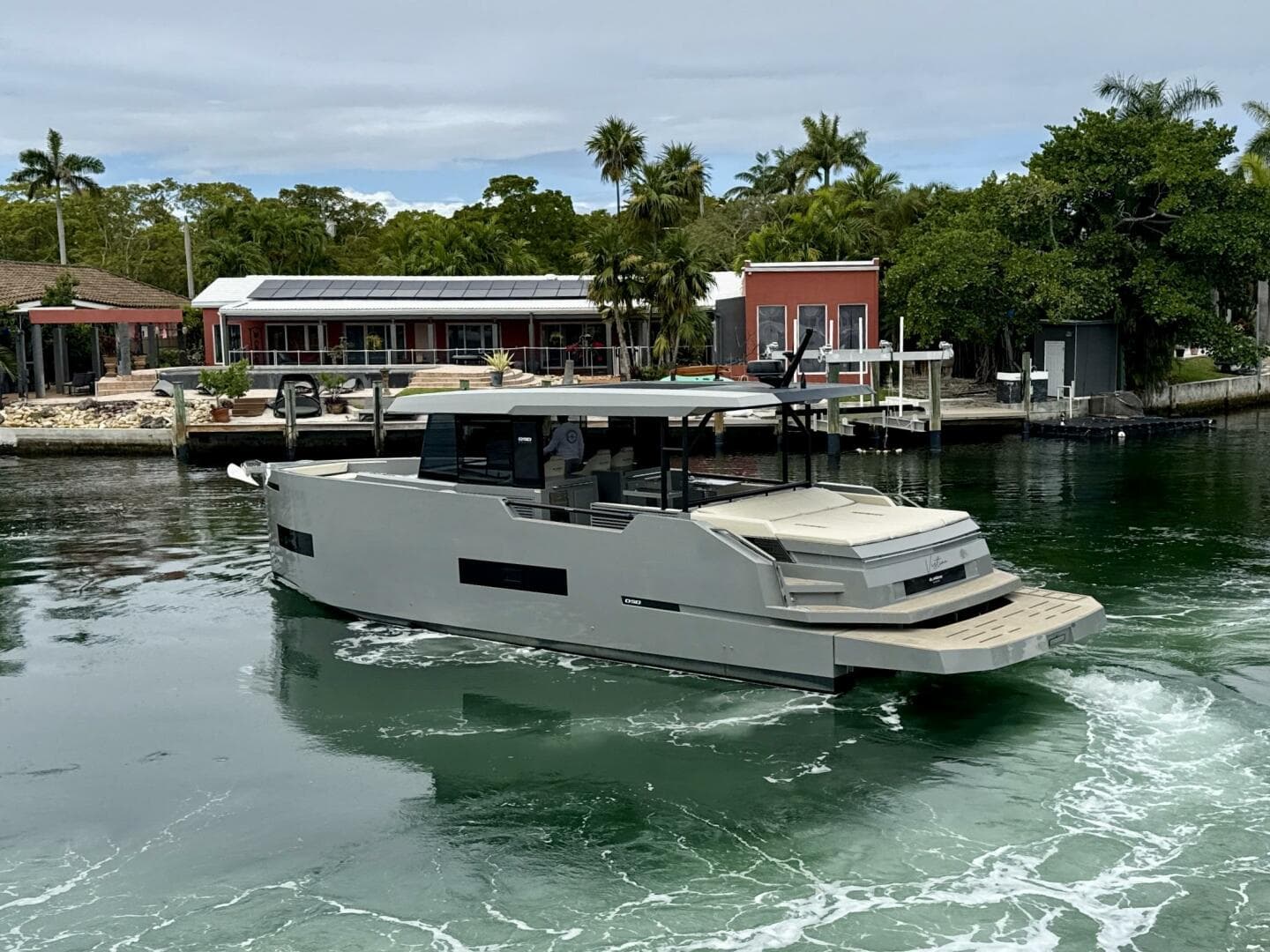 De Antonio - Exterior