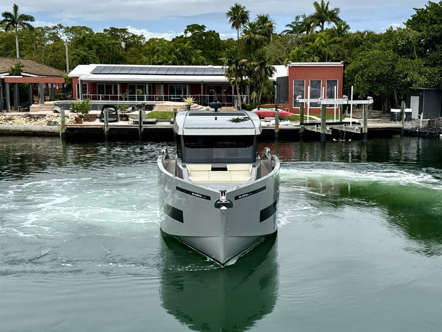 De Antonio - Exterior