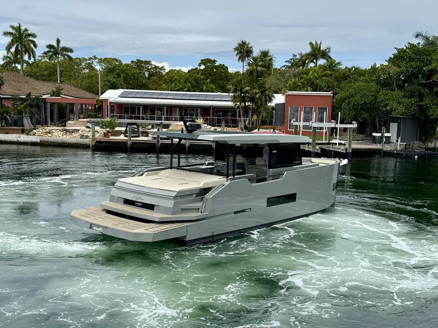 De Antonio - Exterior