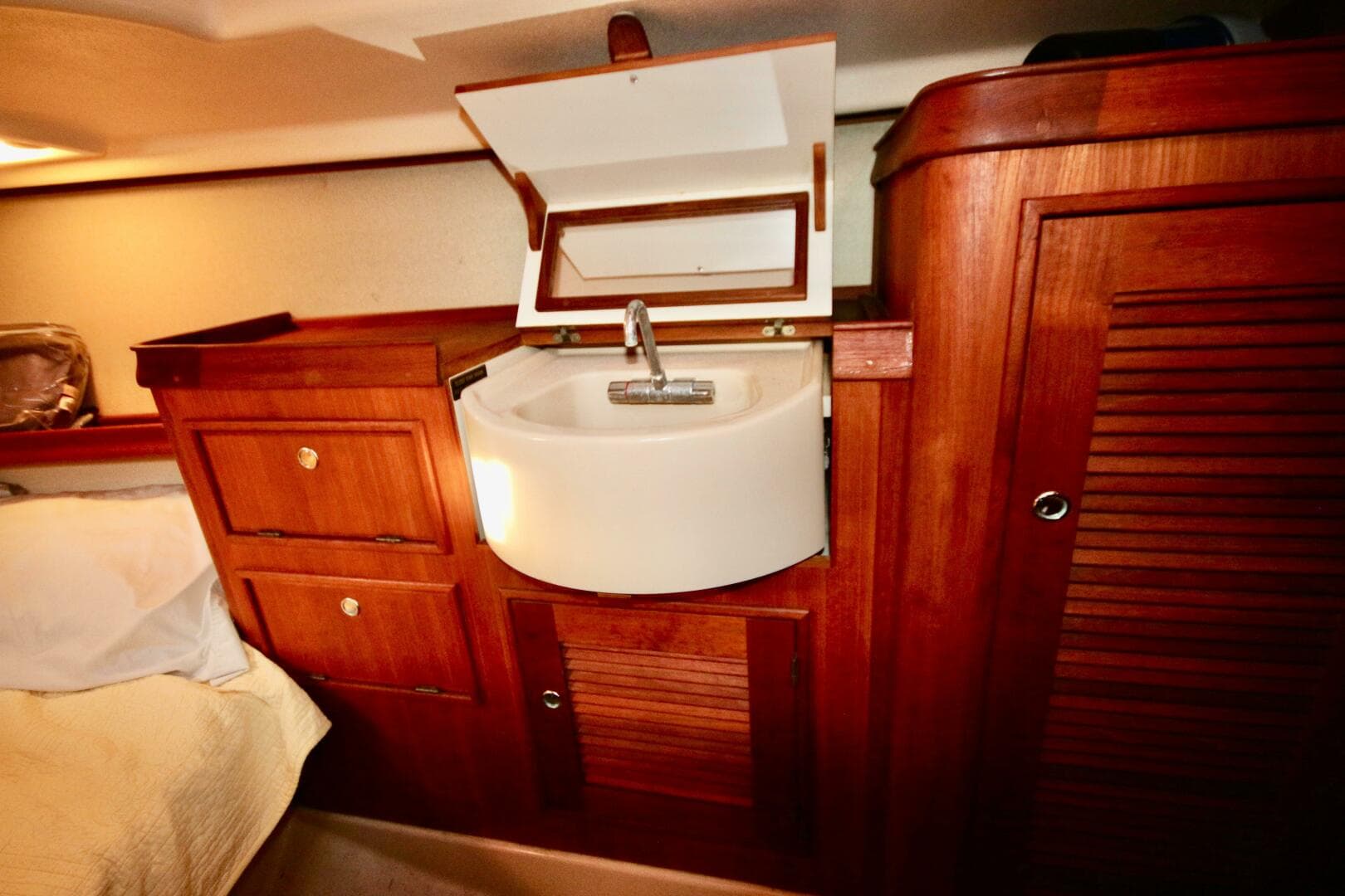 2002 Island Packet 380