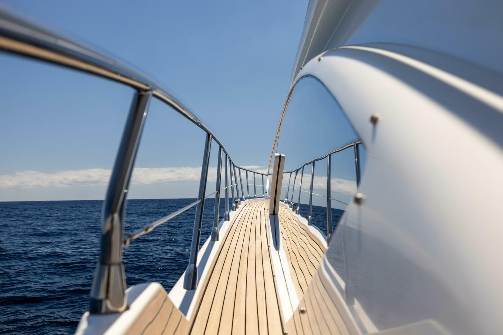 Azimut 64 A/Sea - Exterior Bow